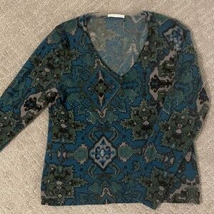 Luxurious Cashmere Sweater with beautiful design